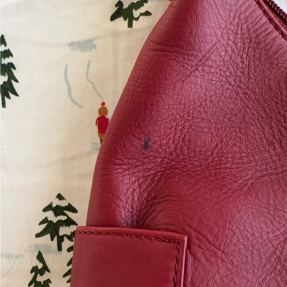 St. John’s Bay — Vintage Red Leather Hobo Bag - Picture 2 of 9